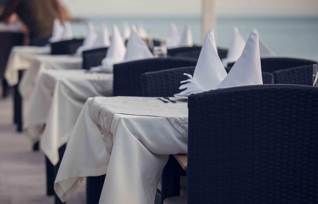 Love Live Hotel Сутоморе Экстерьер фото