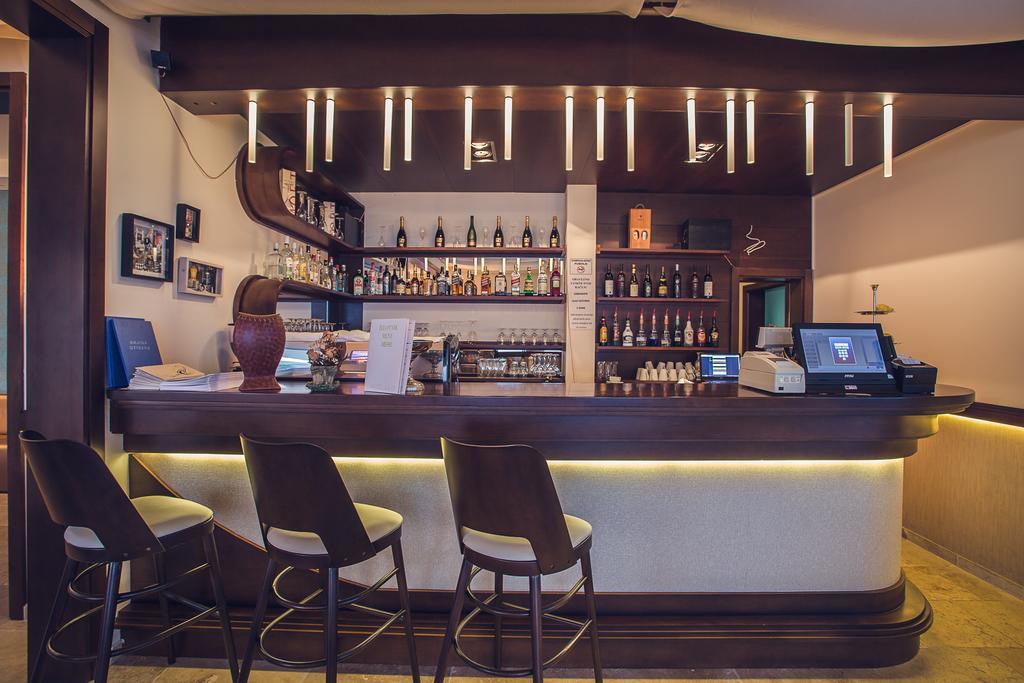 Love Live Hotel Сутоморе Экстерьер фото