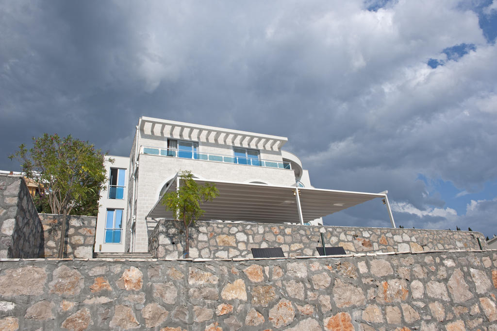 Love Live Hotel Сутоморе Экстерьер фото