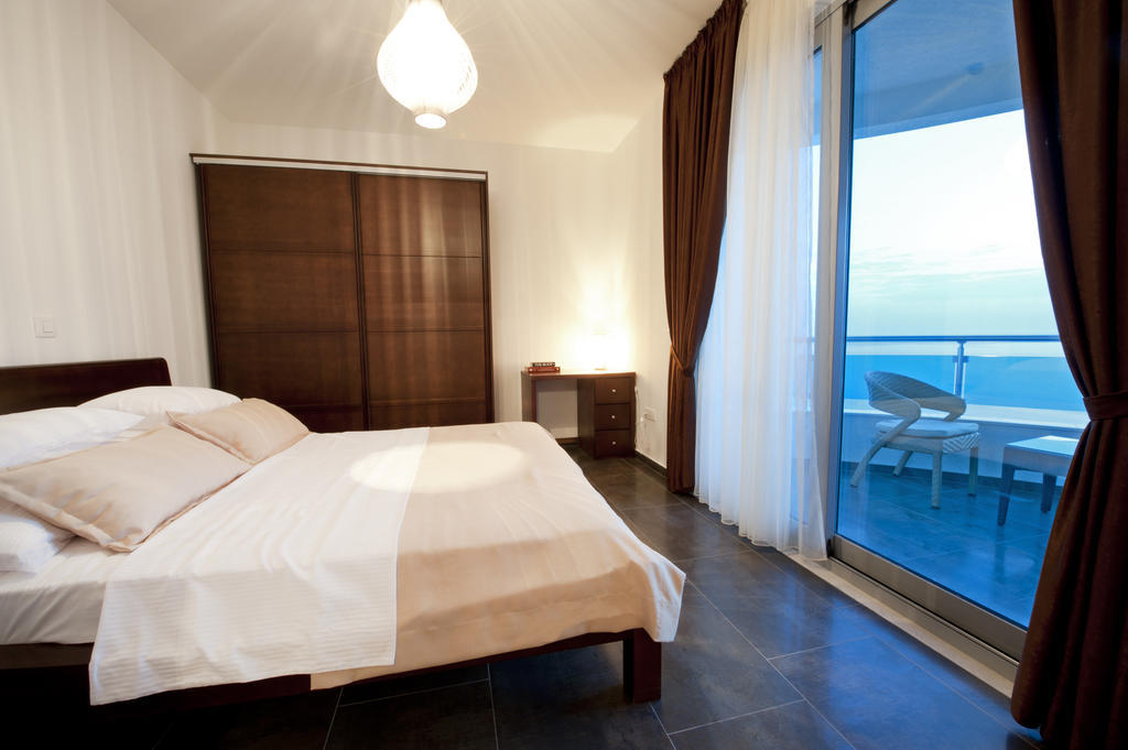 Love Live Hotel Сутоморе Номер фото