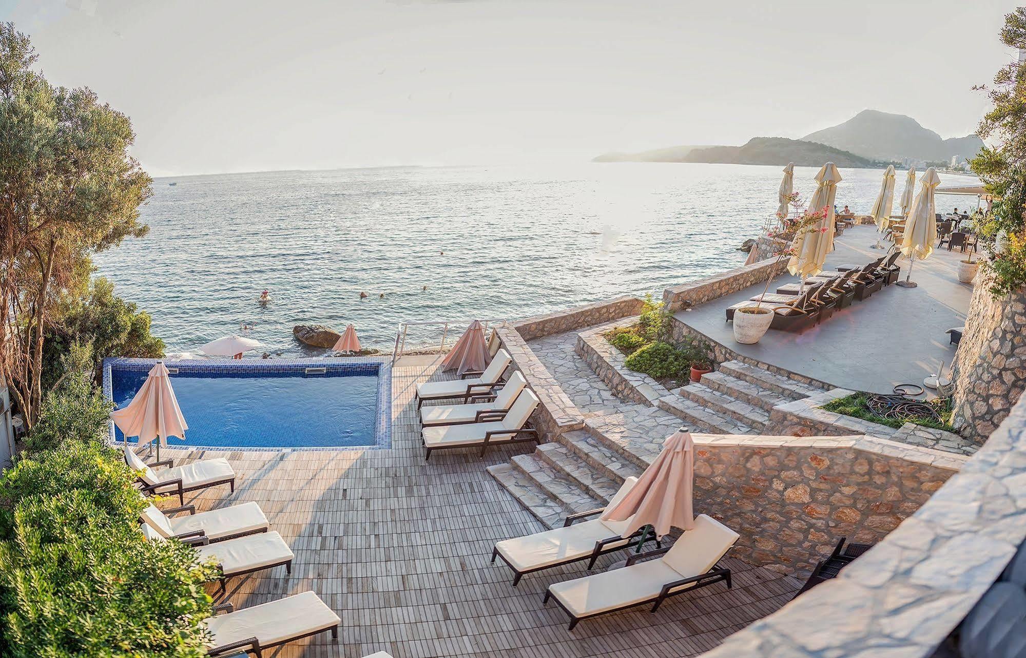 Love Live Hotel Сутоморе Экстерьер фото