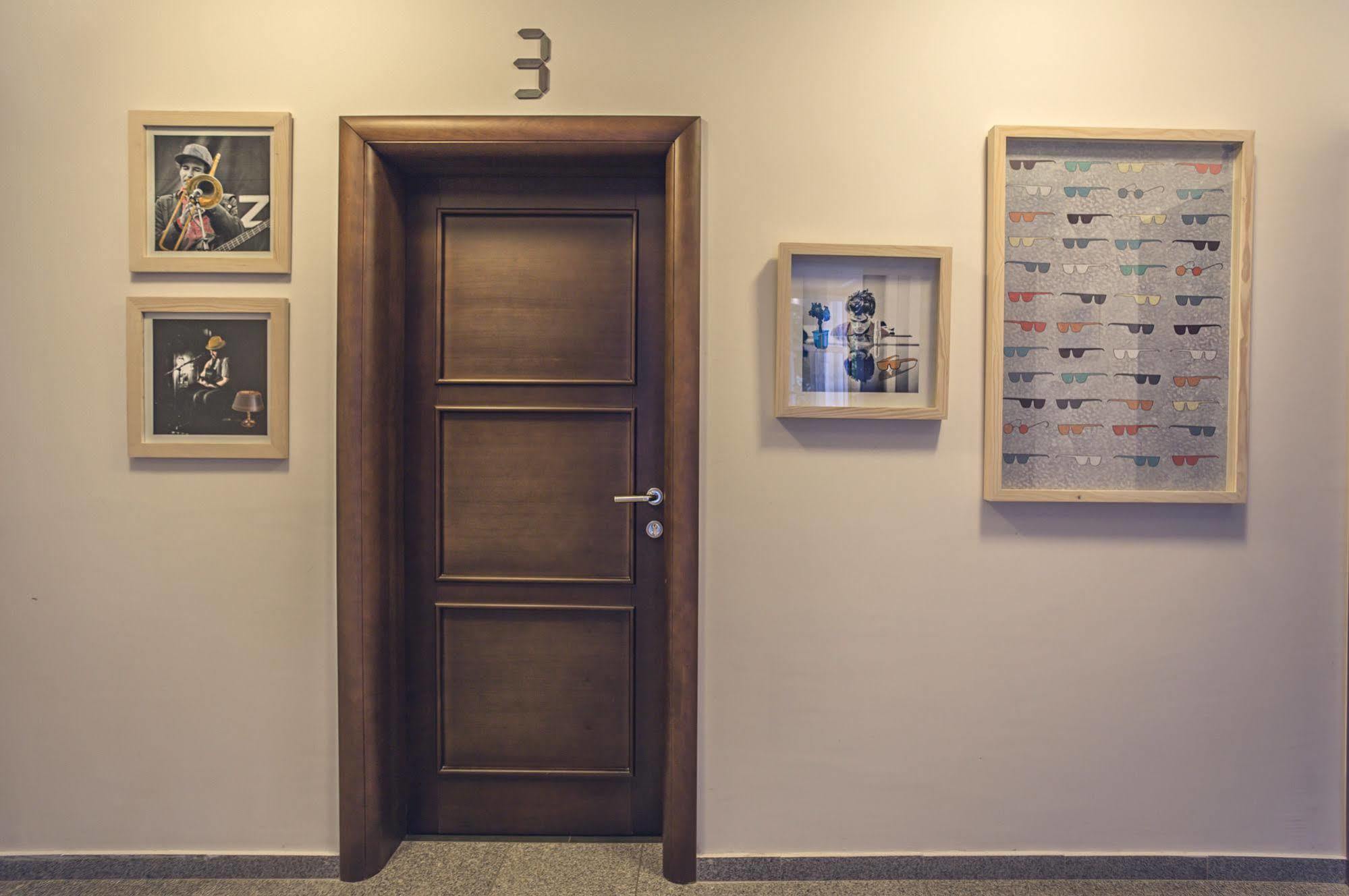 Love Live Hotel Сутоморе Экстерьер фото