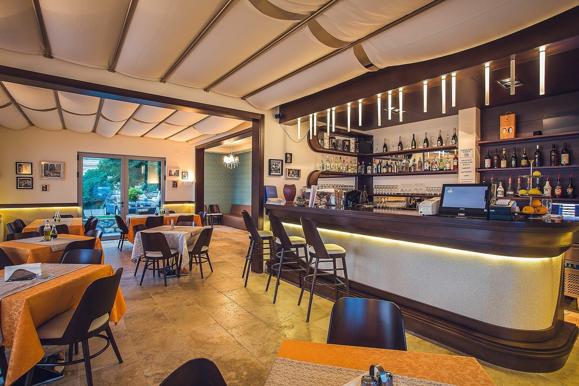 Love Live Hotel Сутоморе Экстерьер фото